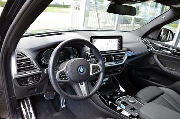BMW iX3 — photo 9
