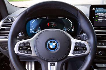 BMW iX3 — photo 11