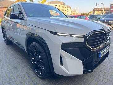 BMW XM 50e — photo 3