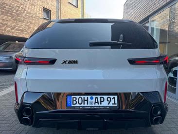 BMW XM 50e — photo 5