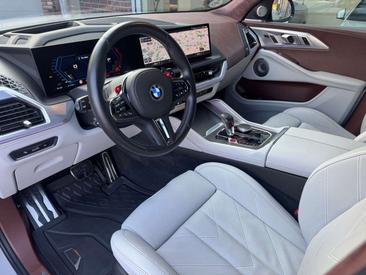 BMW XM 50e — photo 12