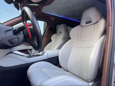 BMW XM 50e — photo 13
