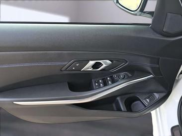 BMW Série 3 Berline 330e — photo 16