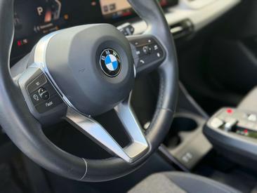BMW Série 2 Berline 218d — photo 16