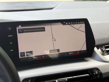 BMW Série 2 Berline 218d — photo 23