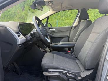BMW Série 2 Berline 218d — photo 24