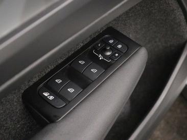 Volvo C40 Coupé SUV AWD — photo 10