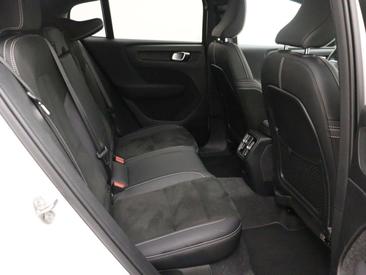 Volvo C40 Coupé SUV AWD — photo 31