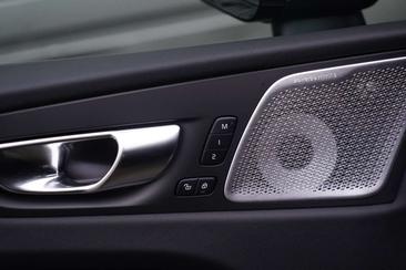 Volvo XC60 T6 Recharge AWD — photo 15