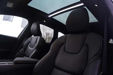 Volvo XC60 T6 Recharge AWD — photo 17