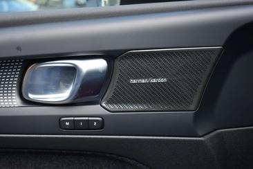 Volvo EC40 Coupé SUV Single Motor Extended Range — photo 11