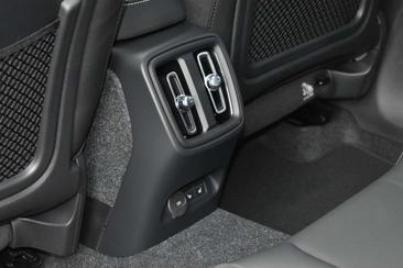 Volvo EC40 Coupé SUV Single Motor Extended Range — photo 16