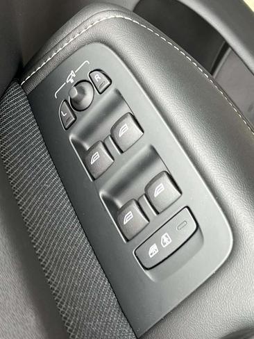 Volvo XC60 T8 Recharge AWD — photo 21