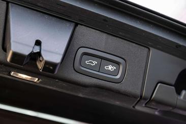 Volvo XC60 T6 Recharge AWD — photo 32