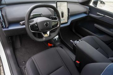 Volvo EX30 Single Motor — photo 11
