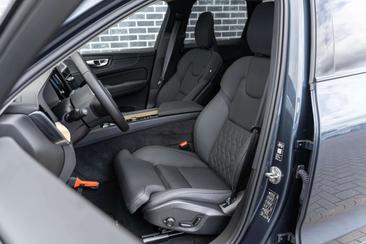 Volvo XC60 T6 Recharge AWD — photo 4