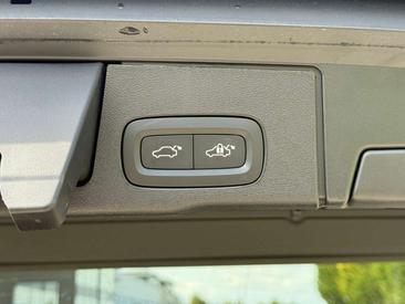 Volvo XC60 T6 Recharge AWD — photo 11