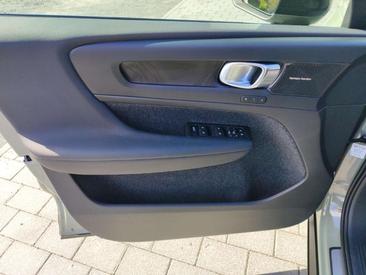Volvo C40 Coupé SUV — photo 11