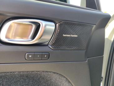 Volvo C40 Coupé SUV — photo 12