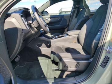 Volvo C40 Coupé SUV — photo 14