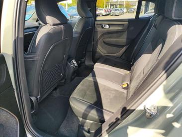 Volvo C40 Coupé SUV — photo 15