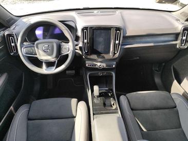 Volvo C40 Coupé SUV — photo 16