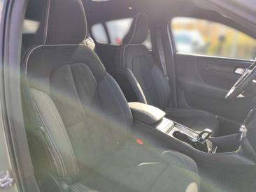 Volvo C40 Coupé SUV — photo 25