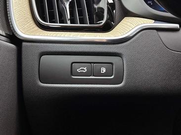 Volvo XC60 T6 Recharge AWD — photo 20