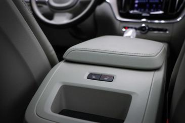 Volvo XC60 T6 Recharge AWD — photo 15