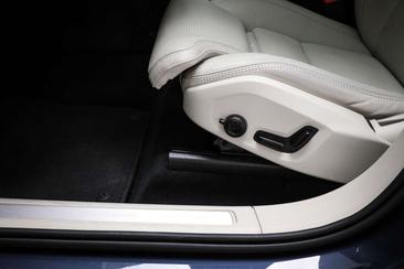 Volvo XC60 T6 Recharge AWD — photo 30