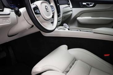 Volvo XC60 T6 Recharge AWD — photo 31