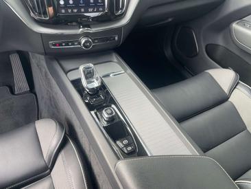 Volvo XC60 T8 Recharge AWD — photo 39