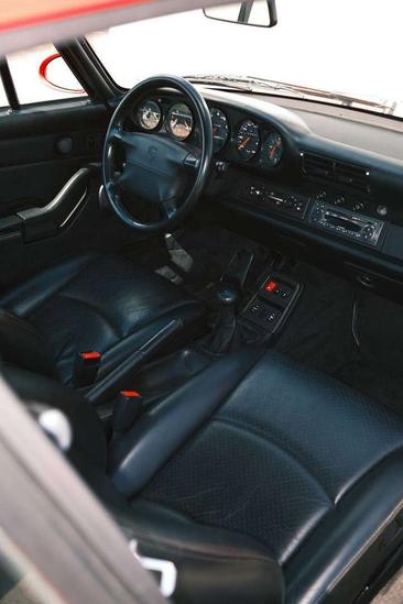 Porsche 911 Carrera 4S — photo 11