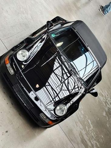 Porsche 911 Carrera 4 — photo 4