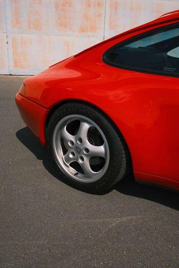 Porsche 911 Carrera 4S — photo 18