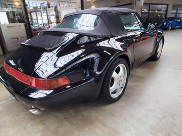 Porsche 911 Carrera 4 — photo 7
