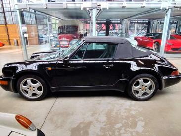 Porsche 911 Carrera 4 — photo 9