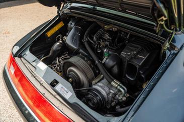 Porsche 911 Carrera — photo 24