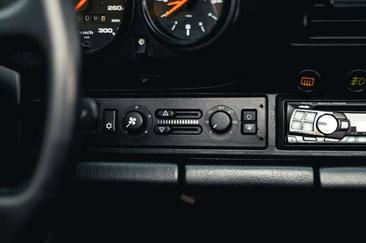 Porsche 911 Cabriolet Carrera 4 — photo 8