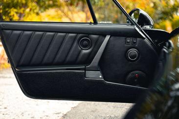 Porsche 911 Cabriolet Carrera 4 — photo 10
