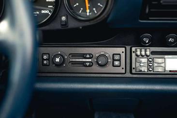 Porsche 911 Cabriolet Carrera 4 — photo 8
