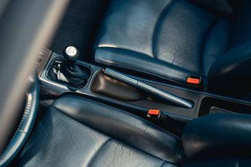 Porsche 911 Cabriolet Carrera 4 — photo 11
