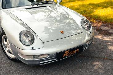 Porsche 911 Cabriolet Carrera 4 — photo 18