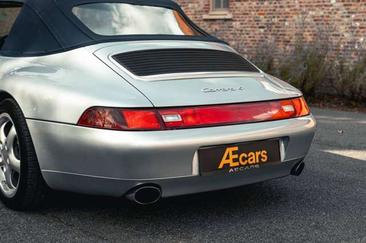 Porsche 911 Cabriolet Carrera 4 — photo 22