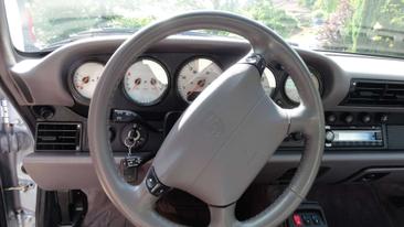 Porsche 911 Carrera 4S — photo 18