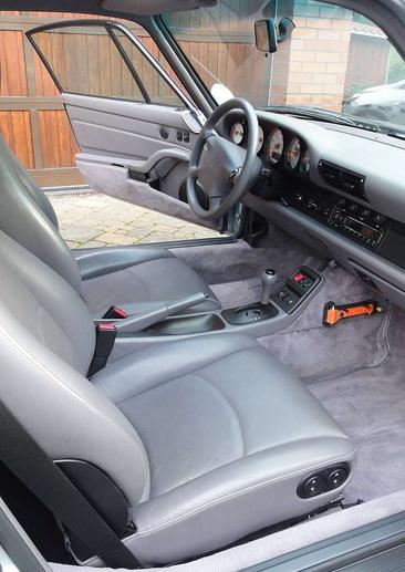 Porsche 911 Carrera 4S — photo 23