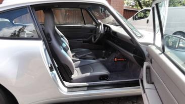 Porsche 911 Carrera 4S — photo 25