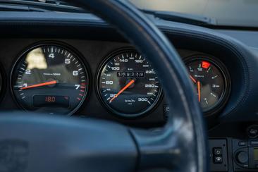 Porsche 911 Carrera 4S — photo 18