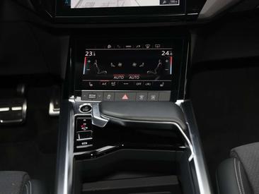 Audi Q8 E-tron 50 Quattro 250 KW — photo 16