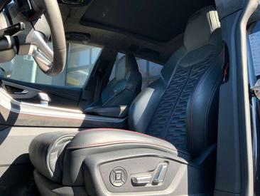 Audi RSQ8 — photo 10